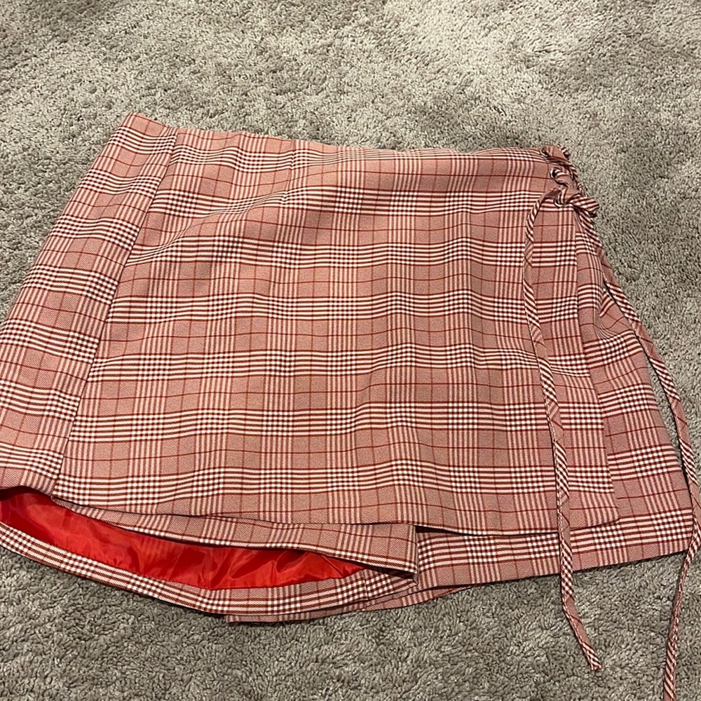 Never worn!!